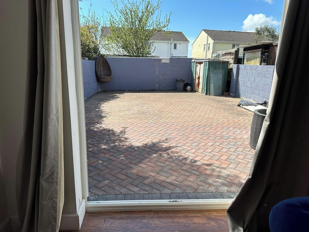 Cozy Retreat in Bridgend With 3 Bedrooms