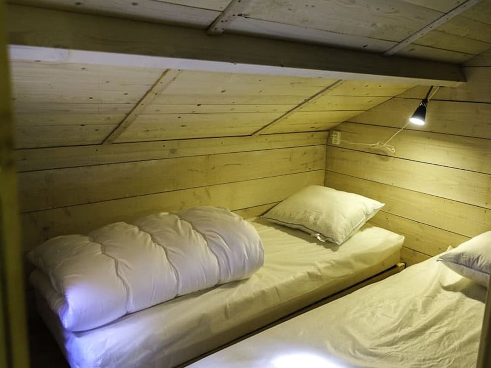 Wooden Lodge Near Three National Parks view 3