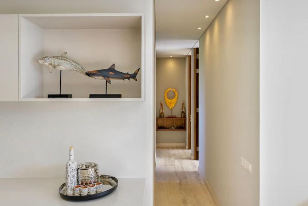 Elegant Apartment Eco-pool Solarium Speedy Wifi Social Terrace Concierge view 3