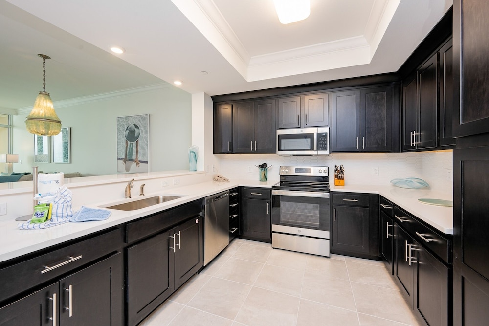 Phoenix Gulf Towers 1807 3 Bedroom Condo