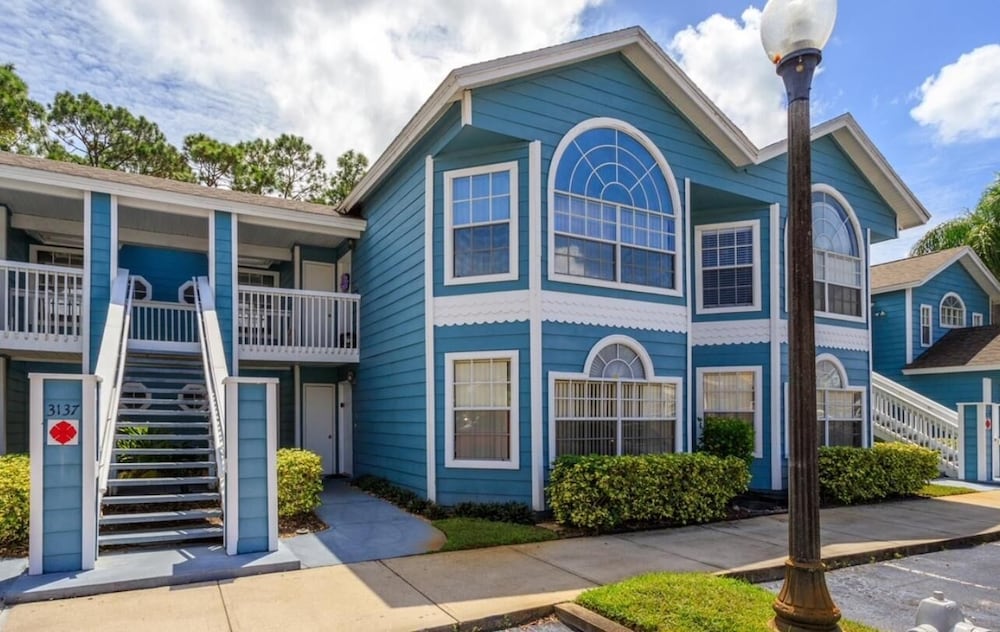 Villas at Island Club Community, Pools, Jacuzzi and More!