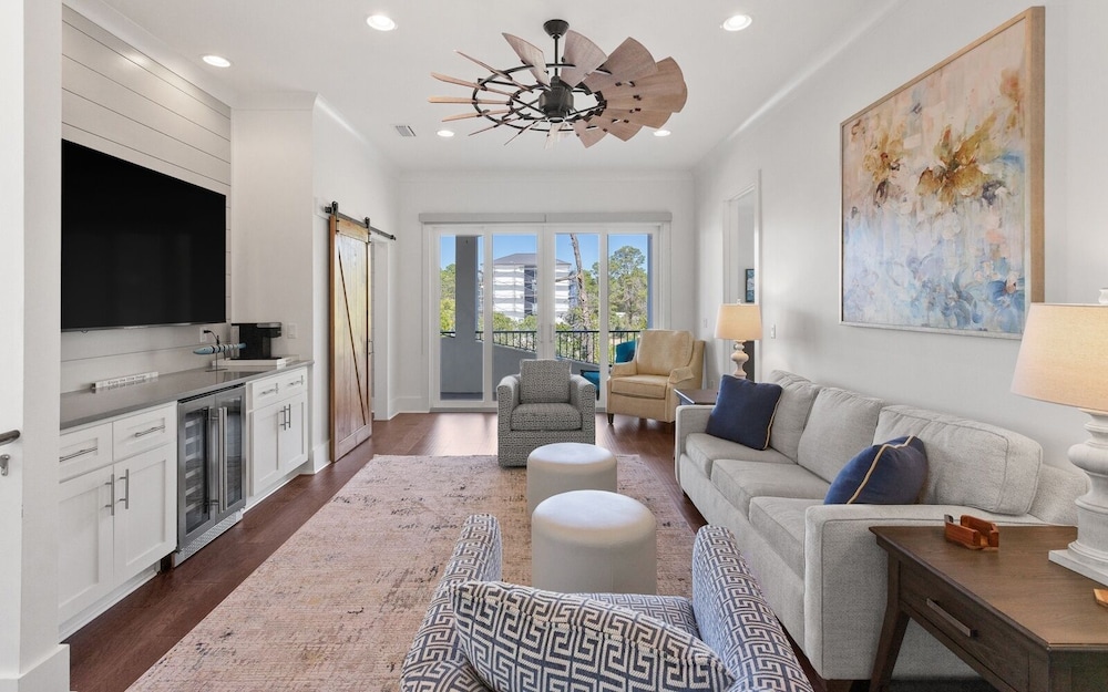 5BR Home w/ Private Heated Pool, Golf Cart, 4 Bikes, Near 30a!