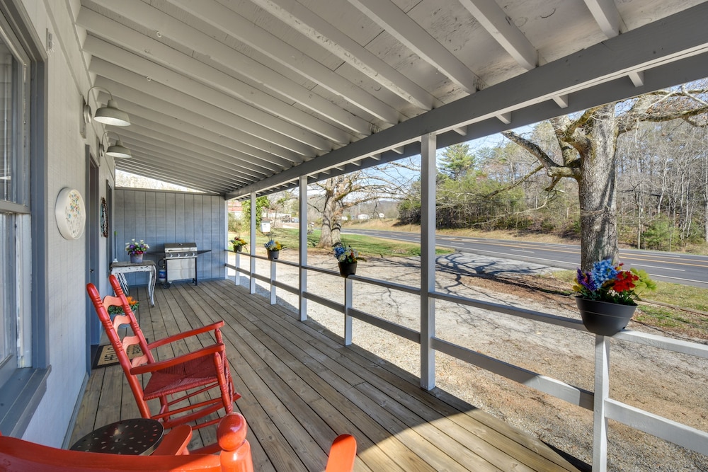 Artsy Otto Cottage w/ Porch & Rocking Chairs! view 3