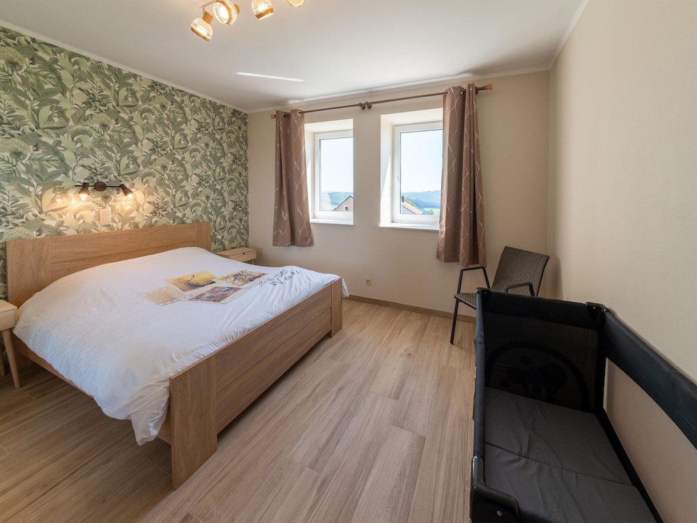 Spacious Getaway Near Spa F1