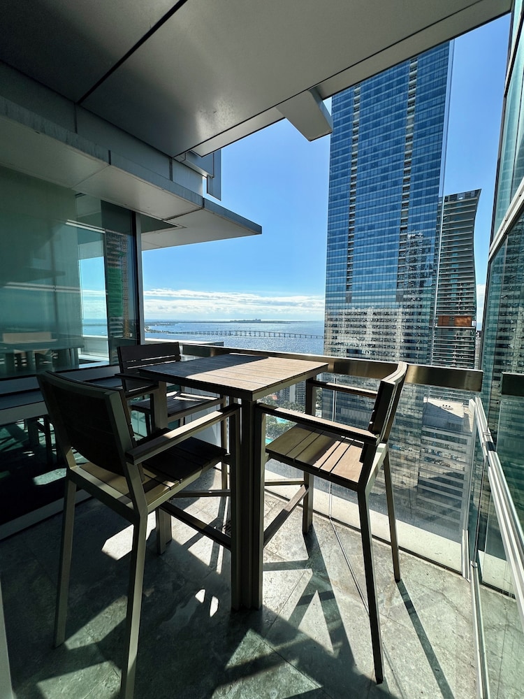 Brickell Sea View 2BR Free Parking by Palermo Home