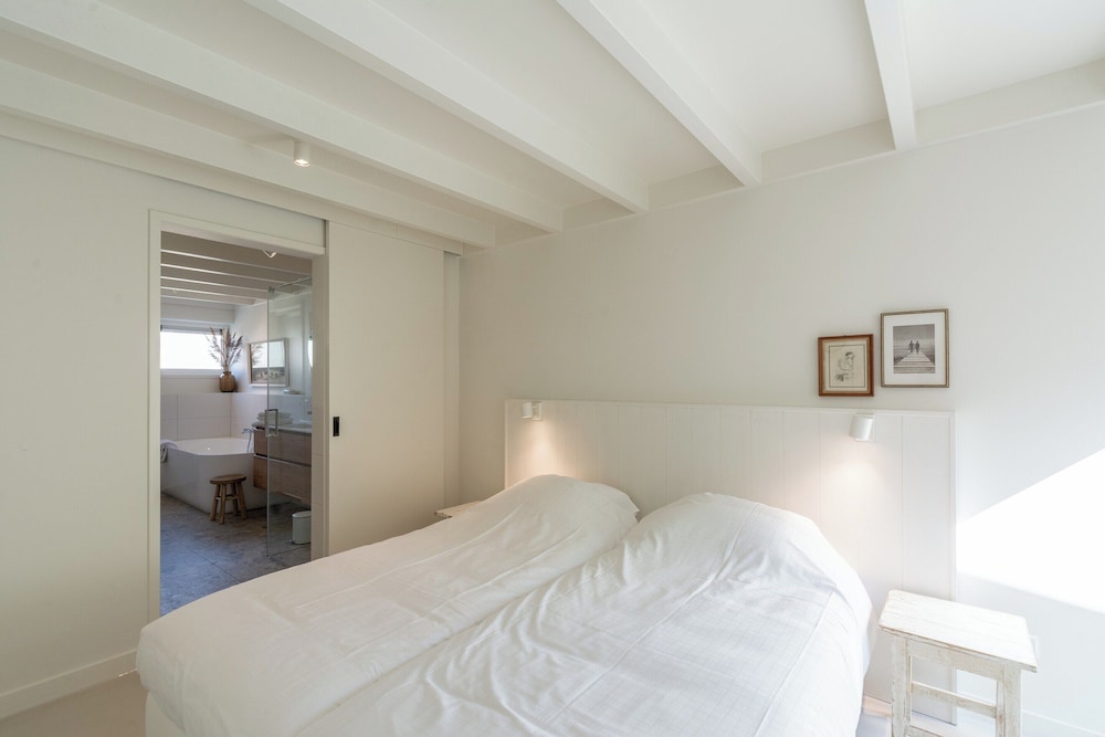 Bungalow in Netherlands Near Sandy Beach