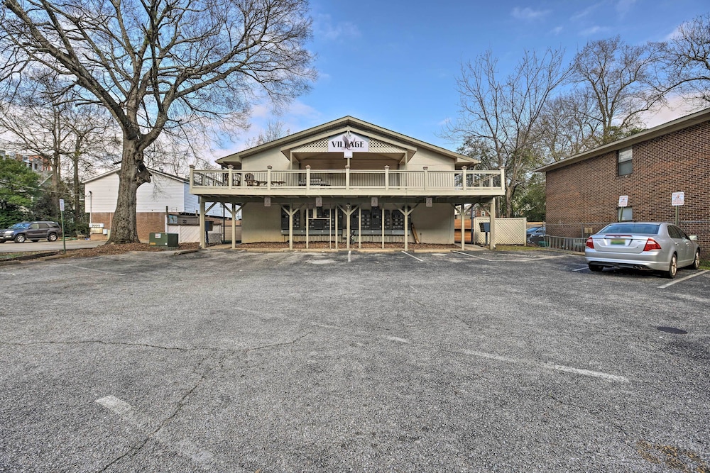 Auburn Vacations - Welcoming Auburn Studio - 1 Block to Campus! - Property Image 5