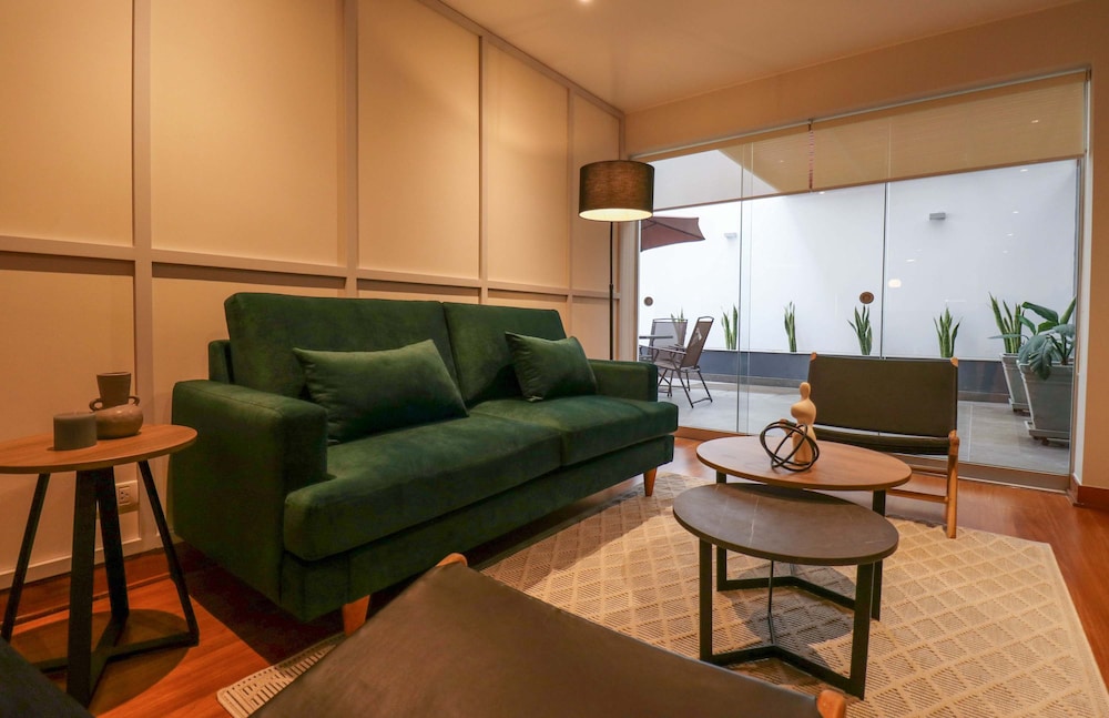 w Elegant 2BR w Spacious Terrace in Miraflores