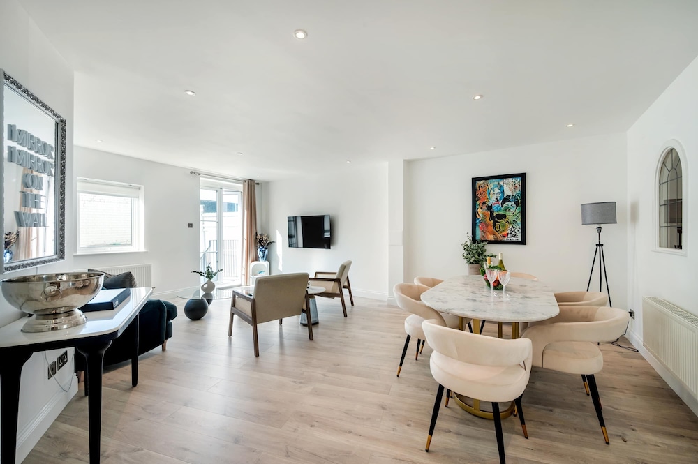 Lords Living -3 bed in Regents Park With Terrace