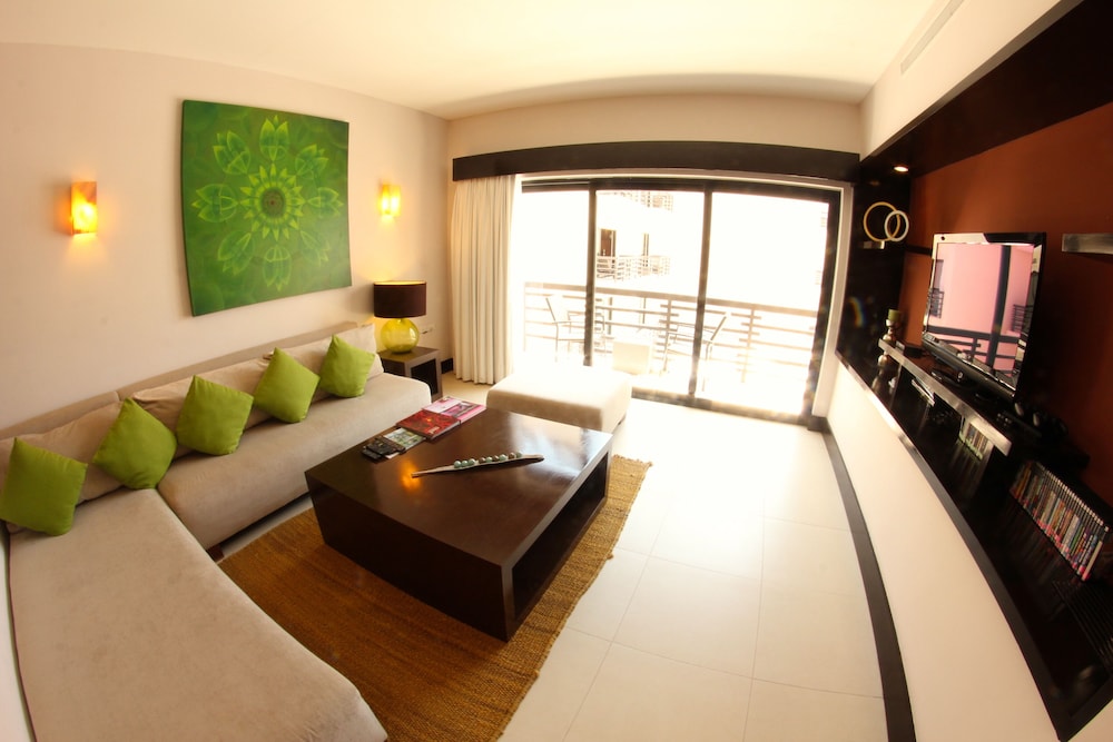Aldea Thai by Bric