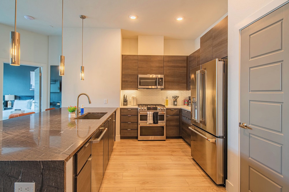 ROVE LIVING/KB - Scottsdale Grand