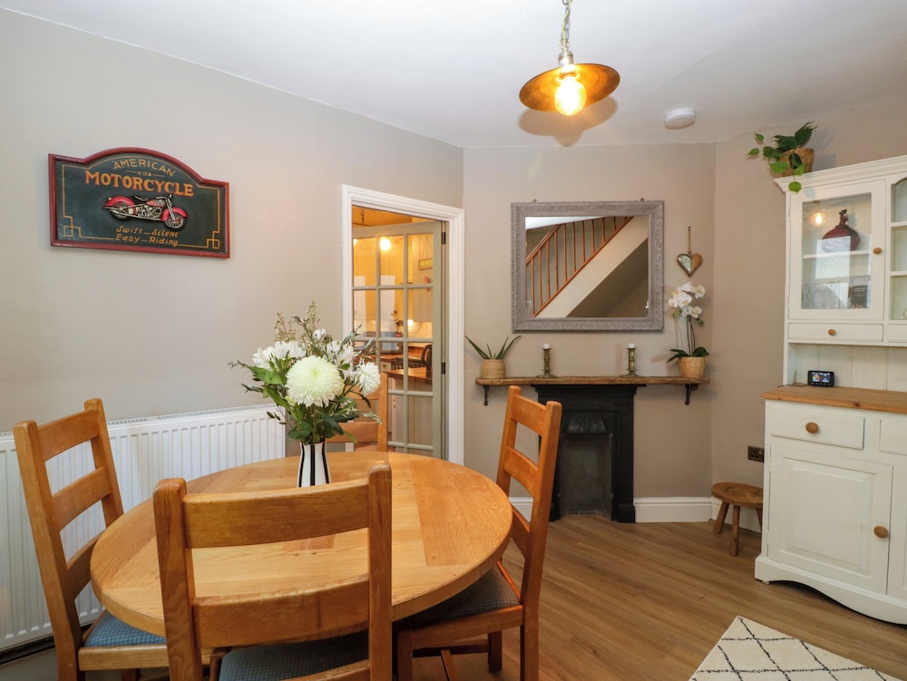 Holly Cottage