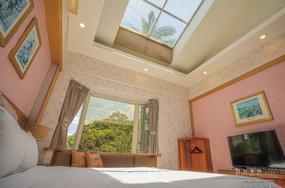 Regale Villa Hotel