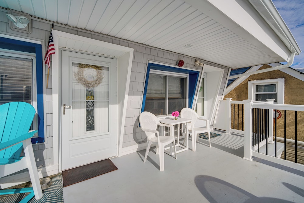 Half-block to Beach & Conventions: Wildwood Studio