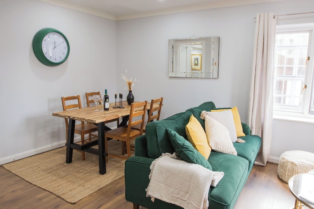 Sienna Haven 2 Bed 1 Bath and Park