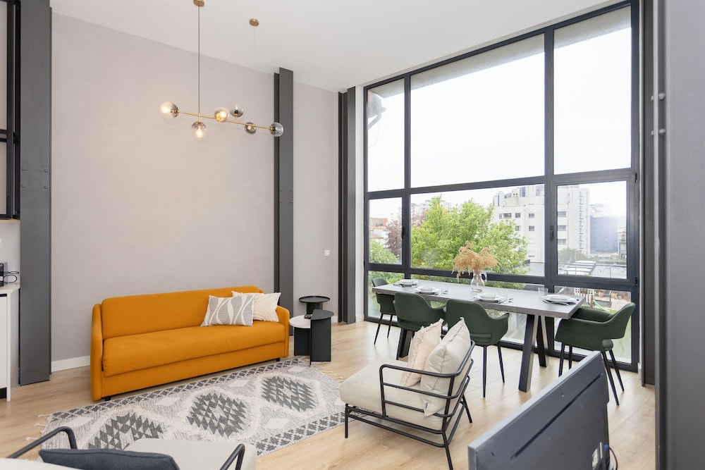 Crystal Luxury Apartment