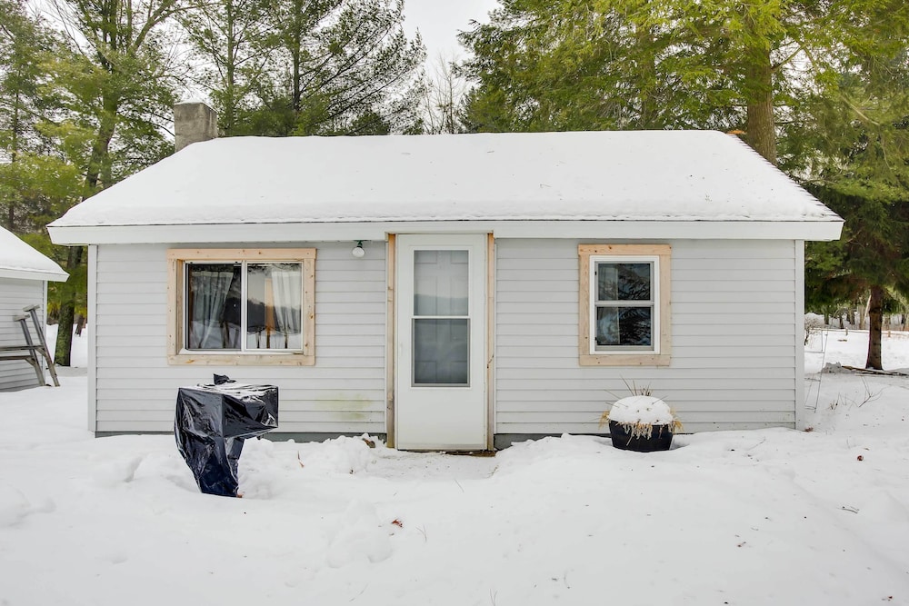Pine Ridge Resort Cabin on Bass Lake w/ Dock!