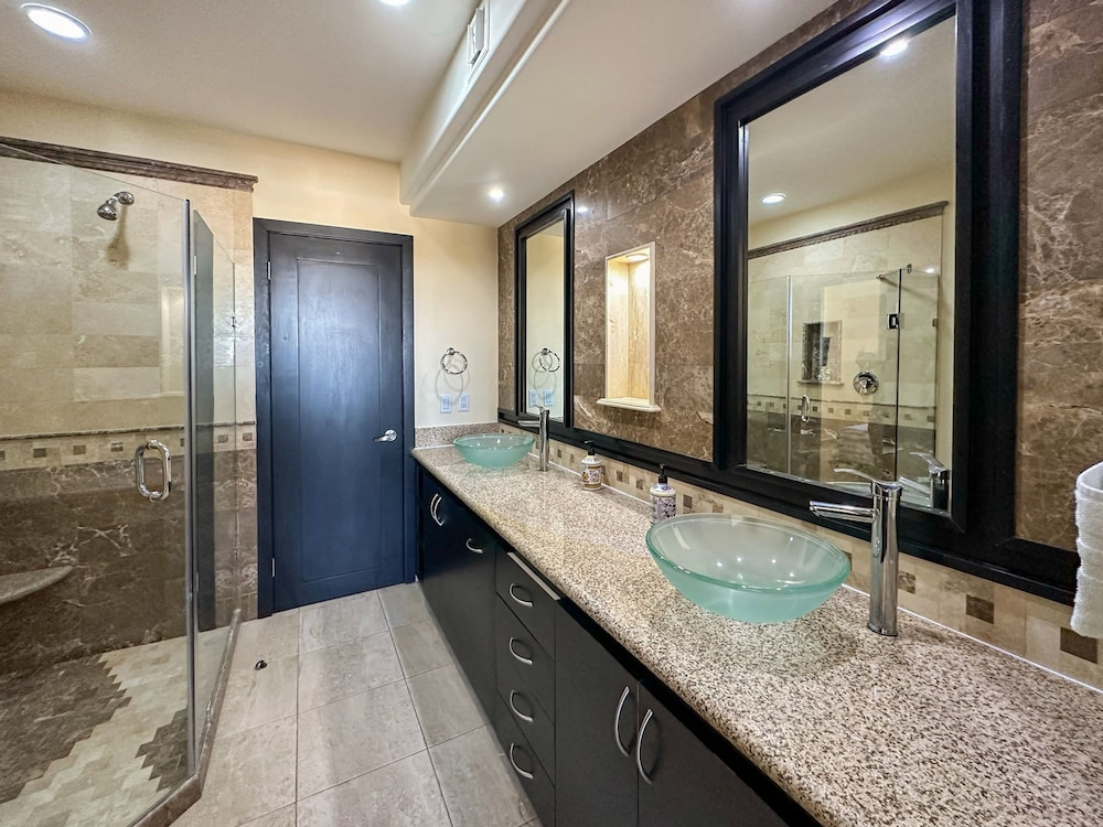 Amazing Location Close to it all Great Price