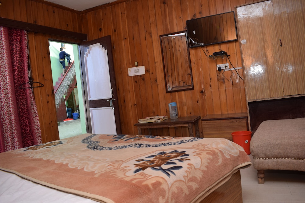 Hotel Dogra Residency Bar and Resturant