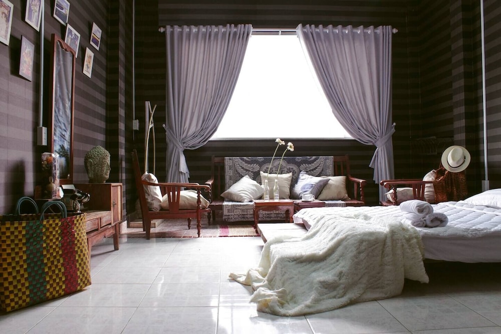 Nha Saigon