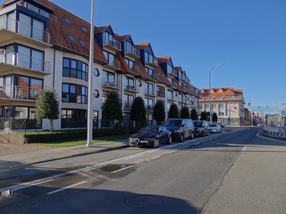 Apartment in Nieuwpoort With sea Views