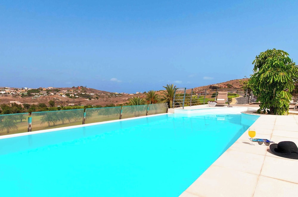 Villa Piedra Amarilla