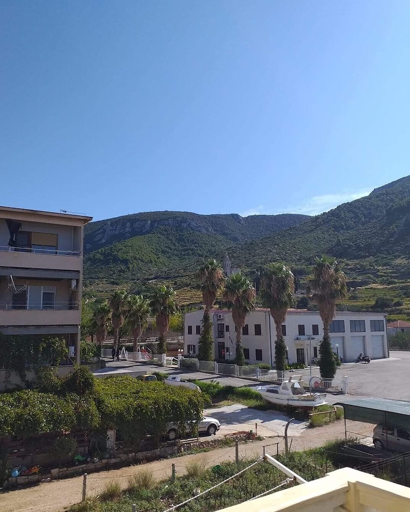 Lovely 1-bed Apartment in Komiza Island of vis view 3