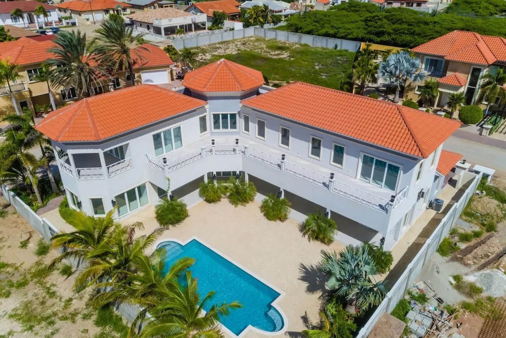 Brand NEW 4BR 5BA Villa w Privatepool Seaviews