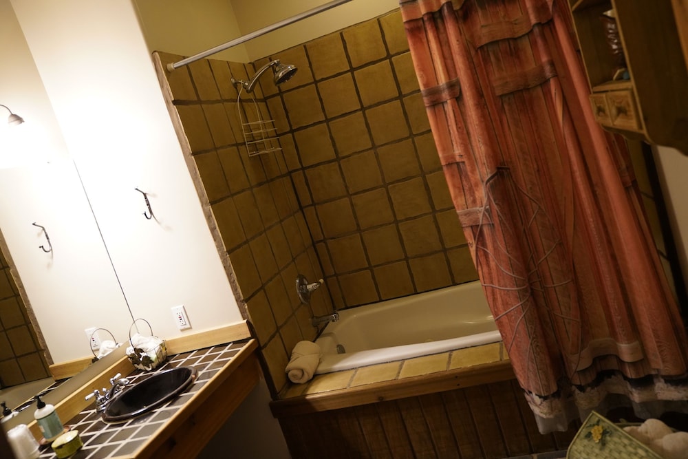 Lawrence Vacations - Circle S Ranch - Property Image 40