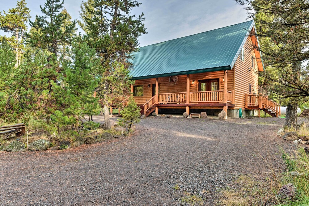 Island Park Cabin w/ Stunning Forest Views! view 3