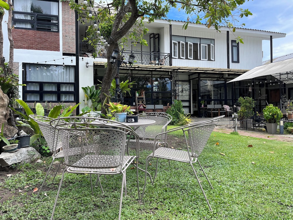 Sherloft Home & Hostel