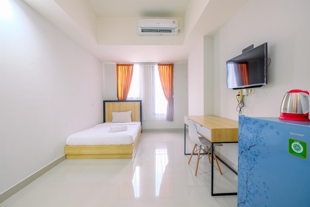 Cozy Stay and Comfort Studio at Evenciio Margonda Apartment
