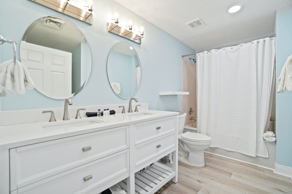 Calypso Beach Resort by Panhandle Getaways