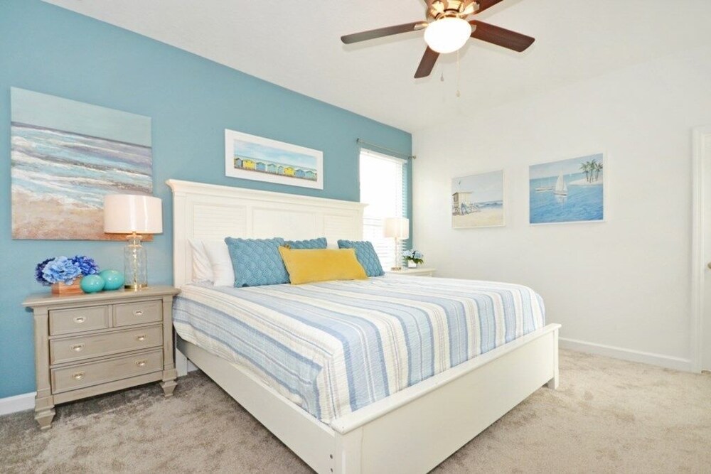 Champions Retreat 5 Bedroom Home by RedAwning