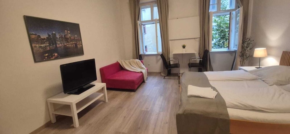 Charming 1BR Apt Near Central Vienna