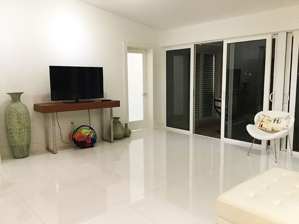 5 Bedroom Homes in Miami Beach by TMG