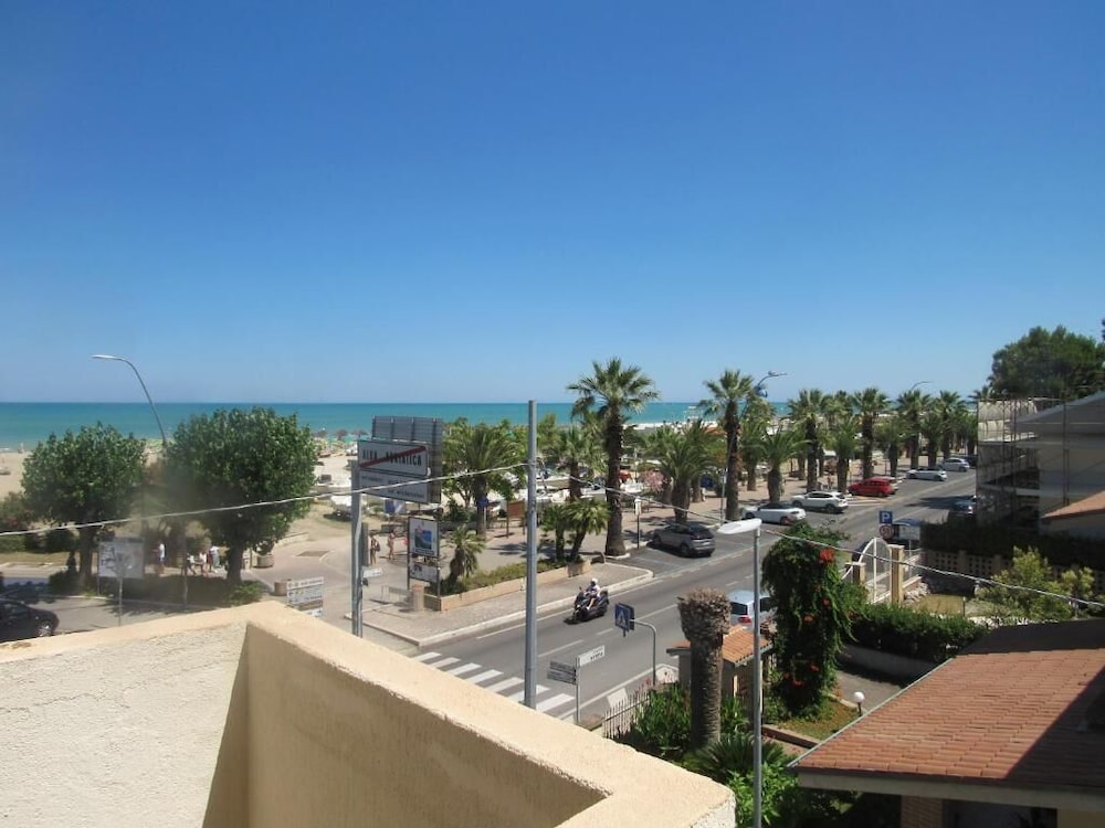 Hotel Alb's