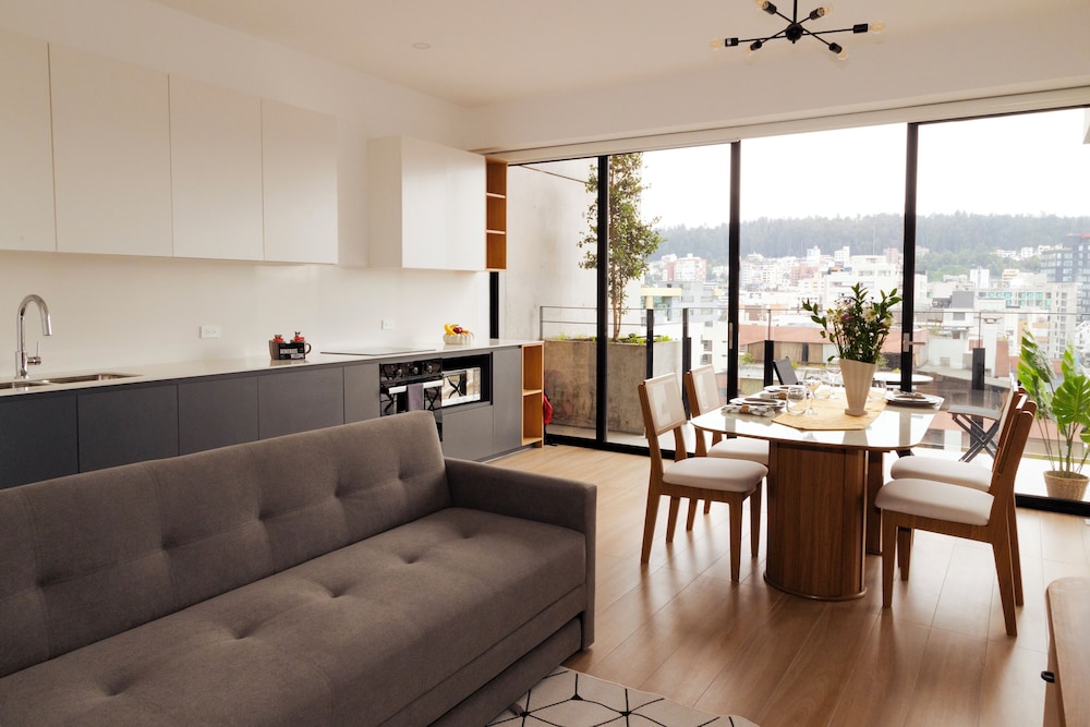 Top Rentals Qorner