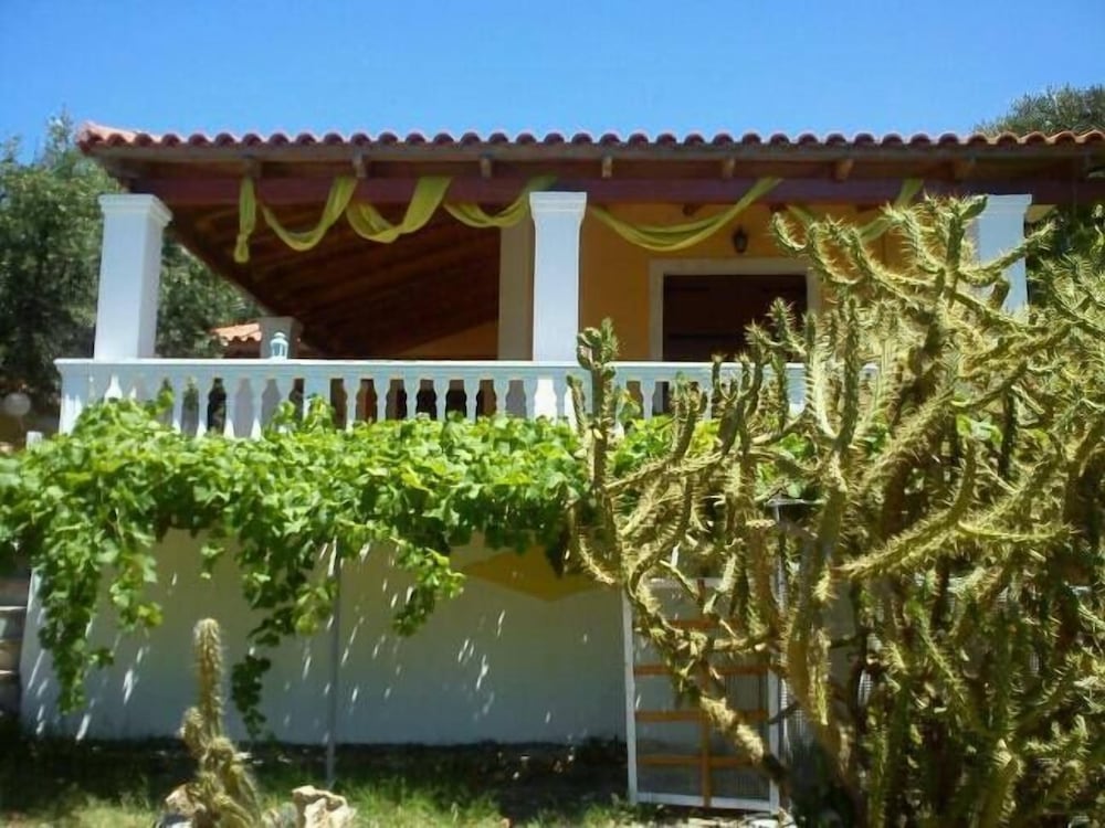 Sofos Apartments