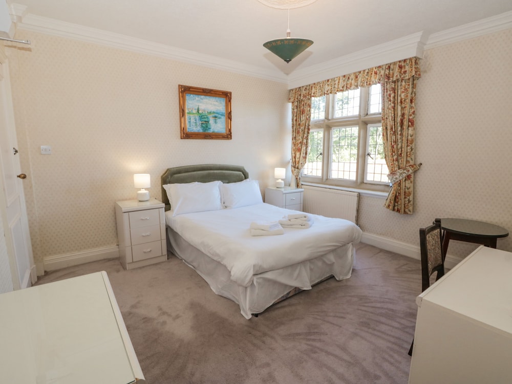 Highcliffe Manor