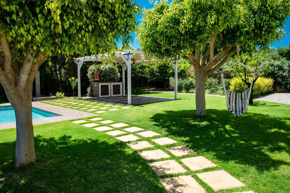 Villa Dimokratia
