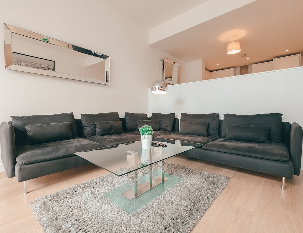The Wimbledon Apartment