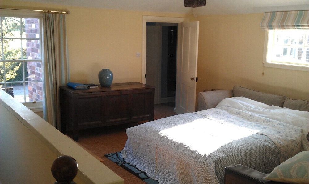 Duken Courtyard Cottage Self Catering Holiday Cottage in Glorious Countryside view 4