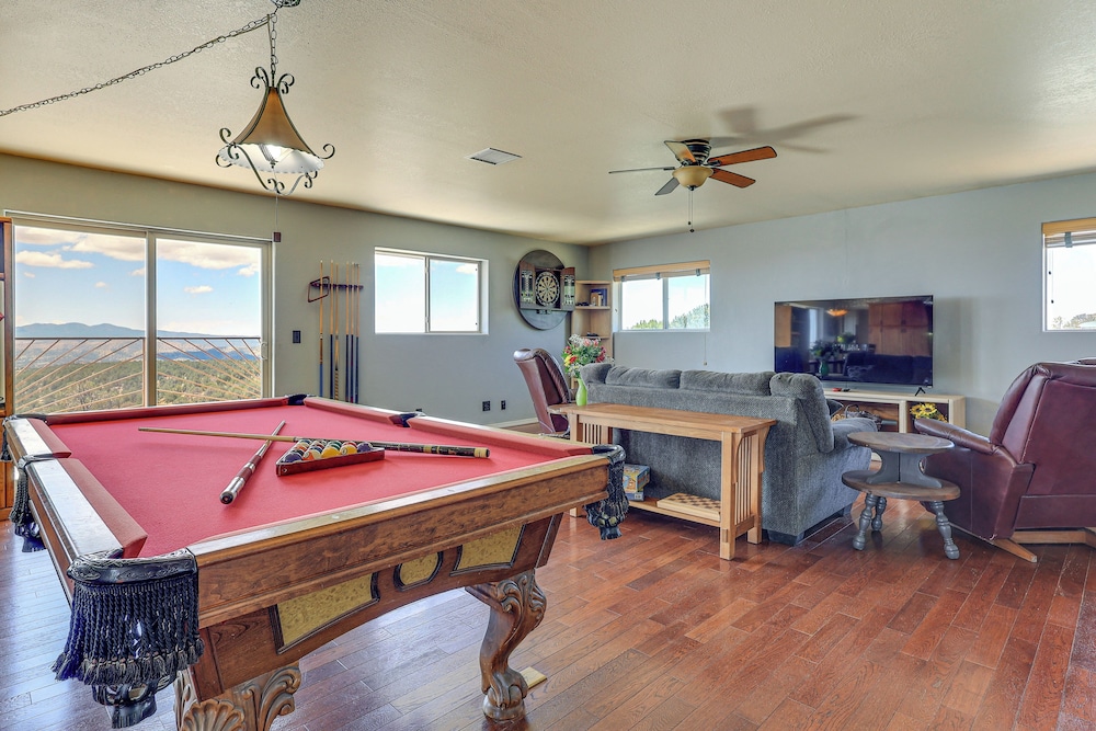 Panoramic Vistas & Pergola: Silver City Escape!