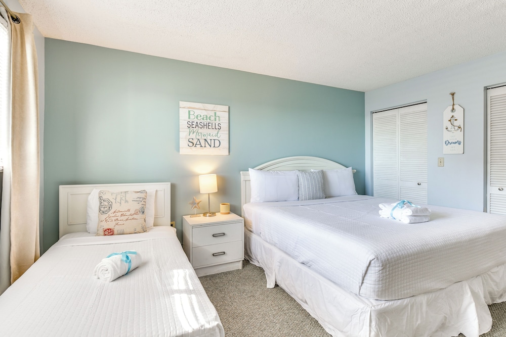 Regency Towers PCB Condo: Beach Access & 2 Pools