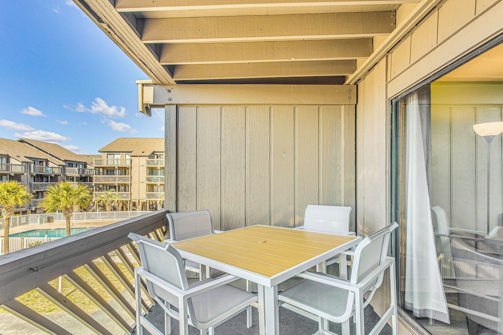 Walk to Ocean: Condo w/ 3 Pools in Myrtle Beach