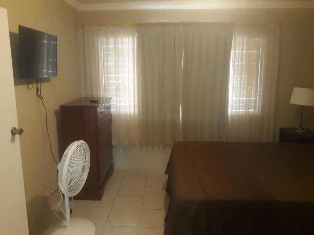 Casa de la piscina de Lawrence — photo 3