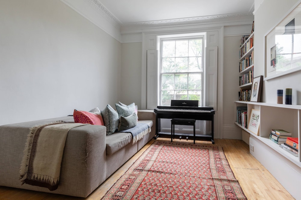 Rochester Road II by Onefinestay