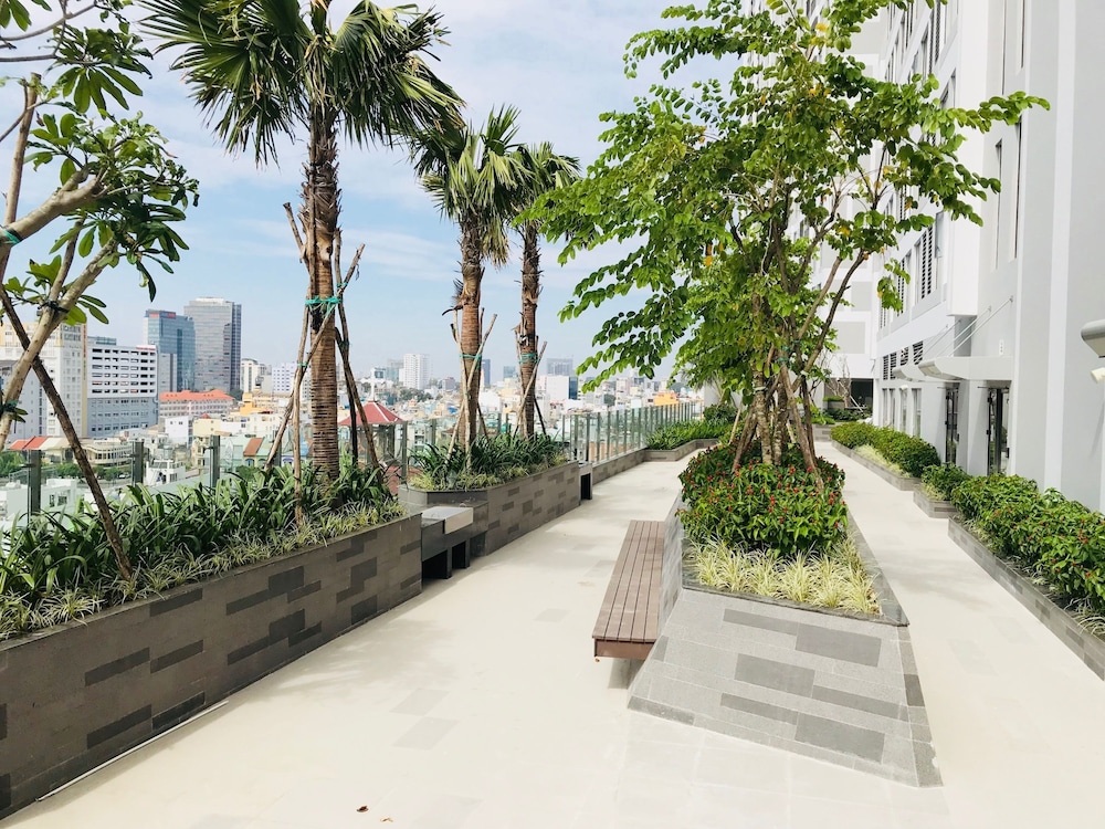 Henry Studio Luxury 2BR SWPool 17th