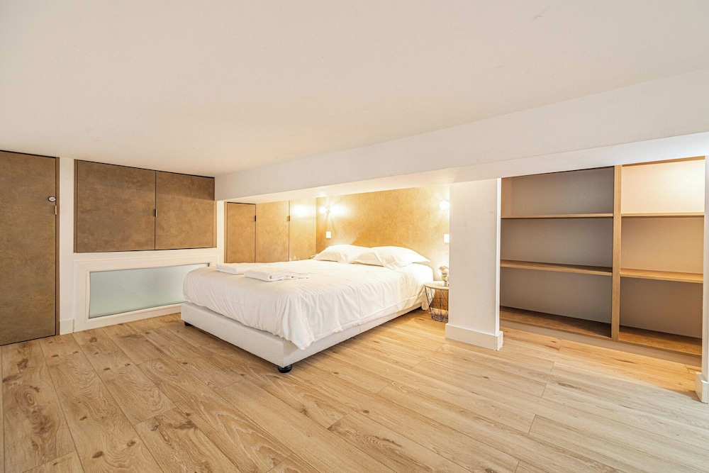 Modern Mezzanine Apt 2br/4p - Place Garibaldi